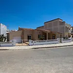 Casa Bege T1 بيت للعطل